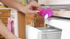 Jak zvýšit účinnost pracího prášku při praní: ušetřete peníze i čas