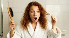 Na internetu si získává popularitu levná domácí maska na vlasy ze dvou ingrediencí